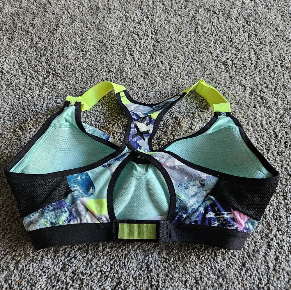 Victoria’s Secret VSX The Player black /Neon Racer Back Sports Bra 32D - Picture 2 of 3
